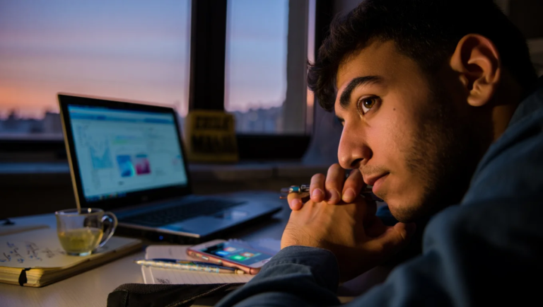 بازاریابی دیجیتال برای استارتاپ‌ها: راهنمای جامع موفقیت در سال ۱۴۰۶